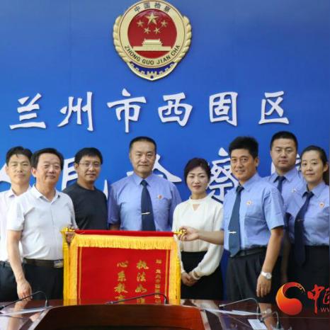 宝宝发烧38度烧了一夜严重吗？家长必知的护理与判断指南